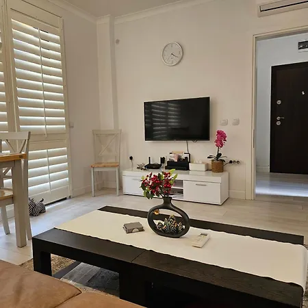 Center-near Old Town,kapana,free Parking And High Speed Wi-fi