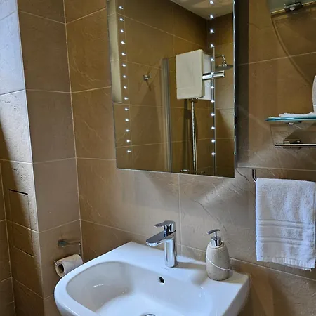 Apartment Center-near Old Town,kapana,free Parking And High Speed Wi-fi *